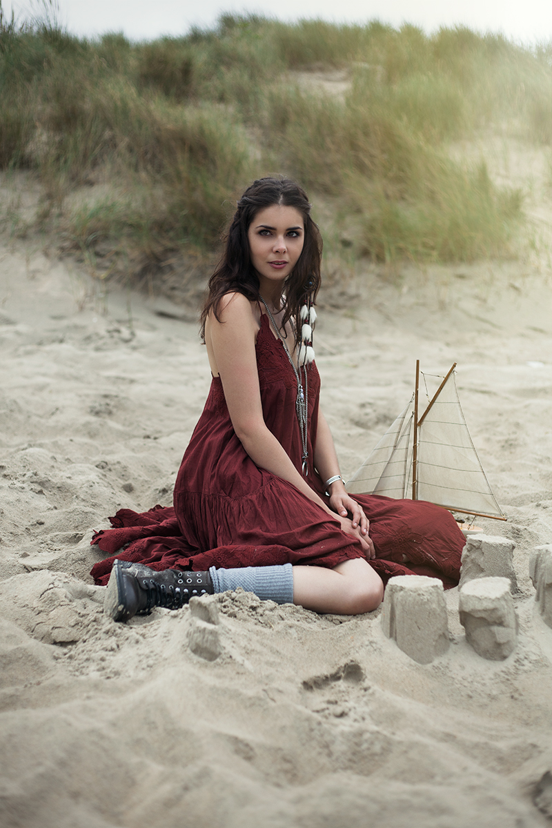 seaside-graphility-Marta-Hurtado-Photography-fashion-portrait-Belgium-location-seaside-Middelkerke-Ostend-Belgium-client-Laura