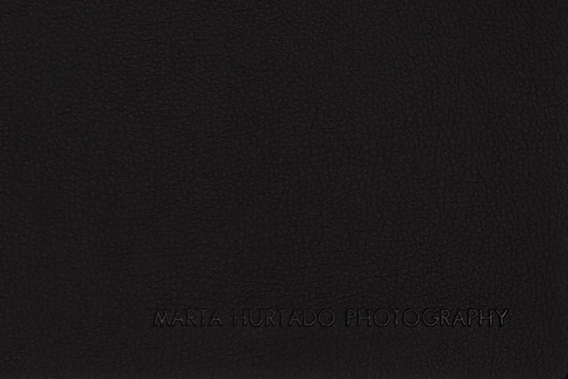 graphility-Marta-Hurtado-Contemporary-Portrait-Photography-Brussels-Portfolio-box-faux leather